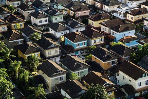 Comment suivre l'évolution des prix de l'immobilier en temps réel ?